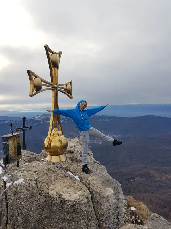 Crosses Of Tskhrajvari 2 days of pure hike – a group tour from Tbilisi