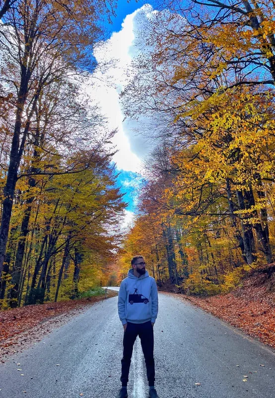 Shaori Lake Drive In Autumnn 7 days in Western Georgia – group tour from Batumi