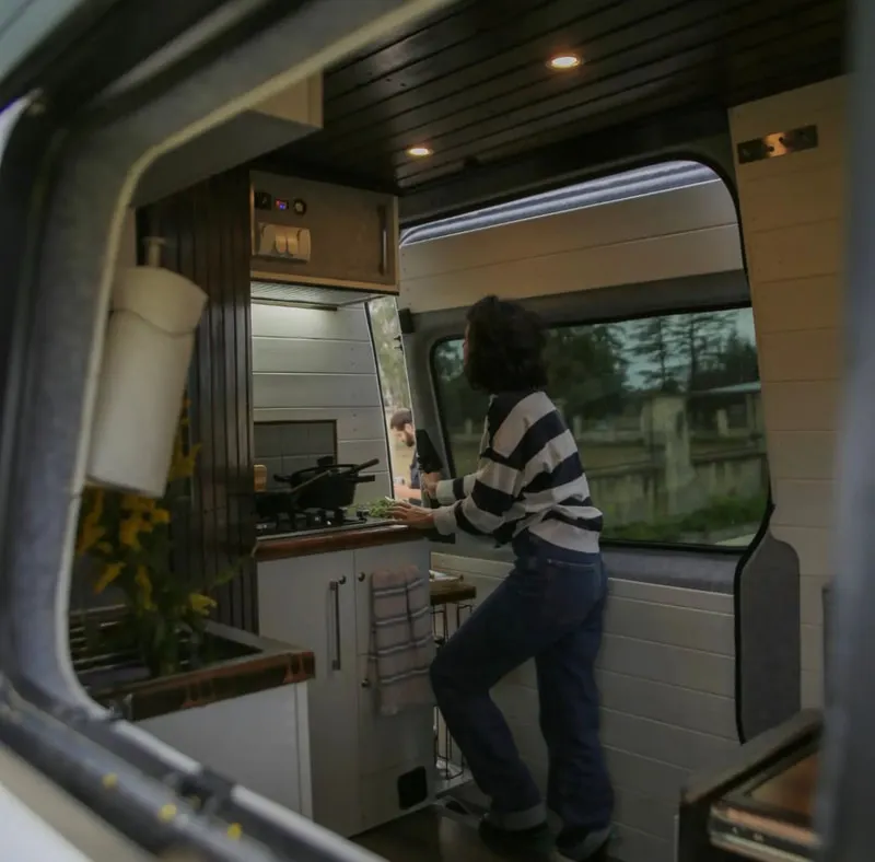 Campervan Indoors CAMPERVAN EXPEDITION 