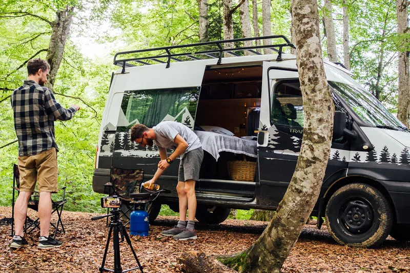 Camping Setup CAMPERVAN EXPEDITION 